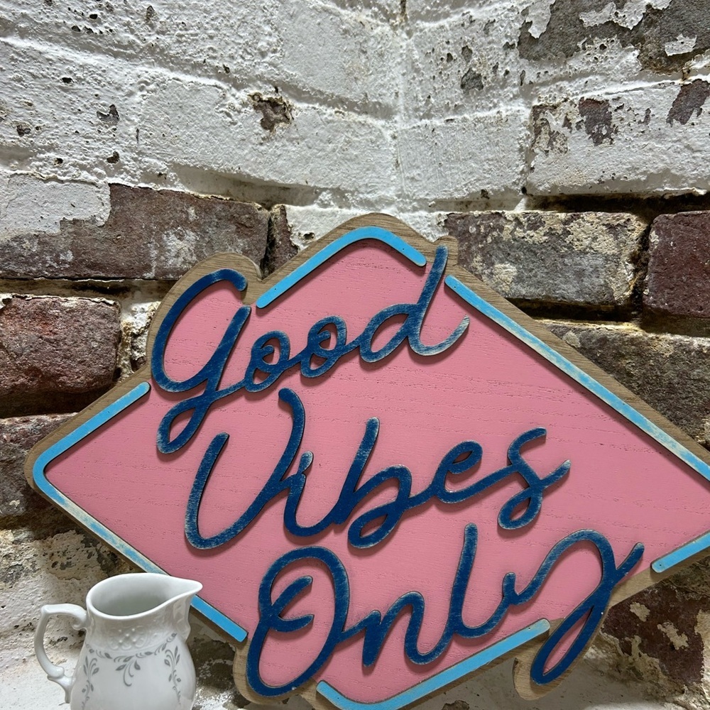 Oscar De La Renta Creamer - Picture 2 of 5